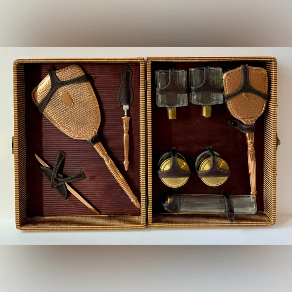 Vintage 1940s  Vanity copper and brass set.Missing comb.